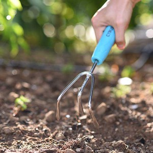 Gardening cultivator tool Gardening cultivator tool
