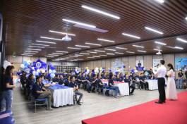 مؤسس وحيد القرن يروي تاريخه في ريادة الأعمال والموظفين للاحتفال بعيد ميلاده