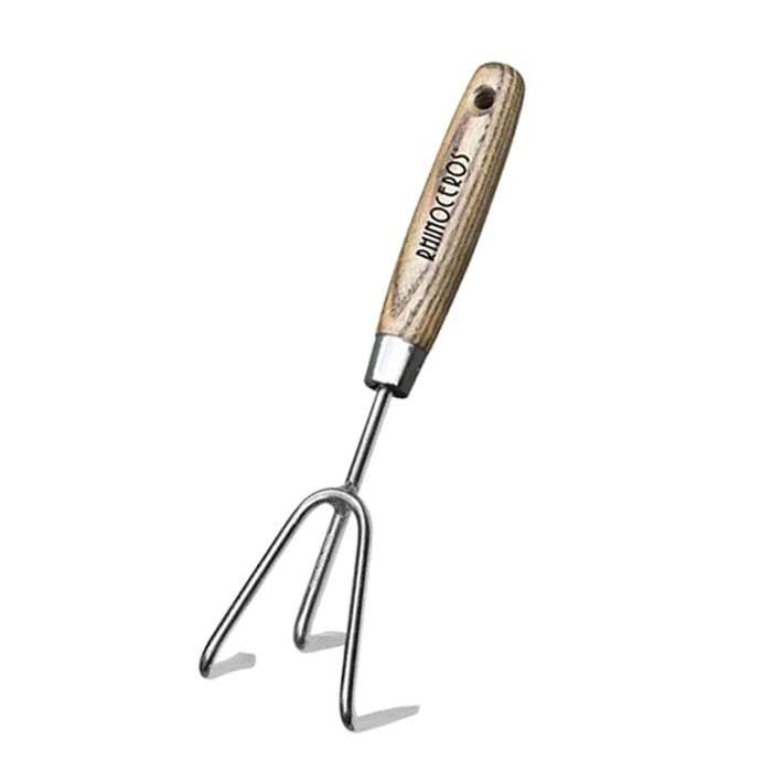 آلة حرث يدوية بثلاثة أسنان