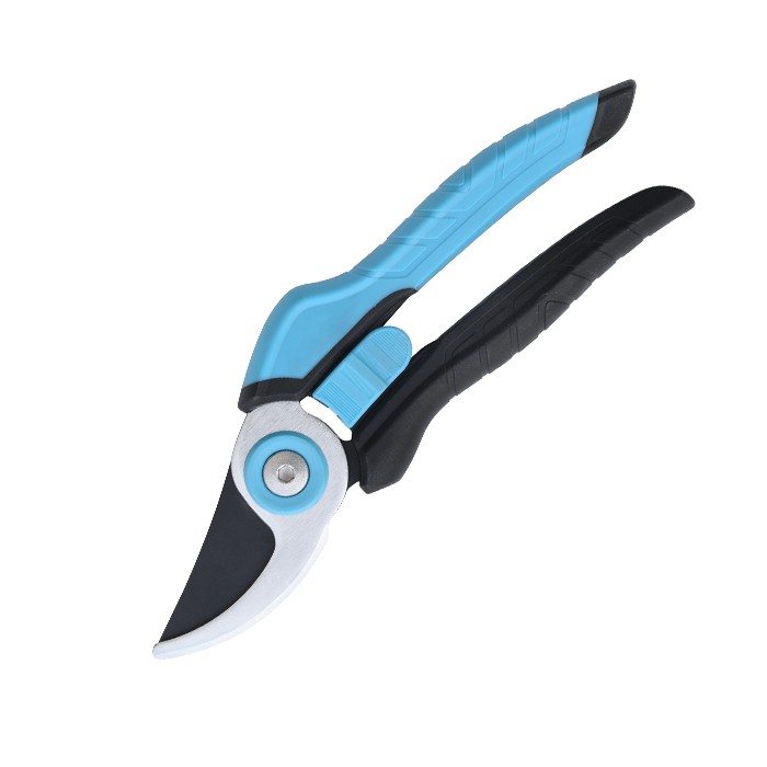 مقص تقليم شجرة الفاكهة